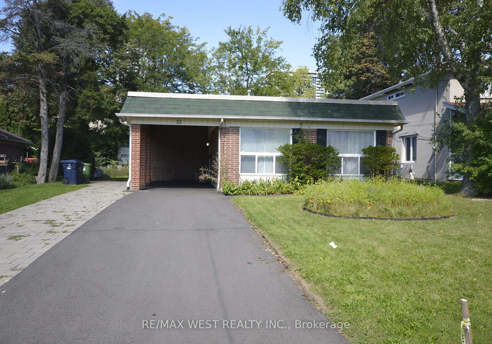 32-axsmith-crescent-toronto-north-york-ontario-c13807274