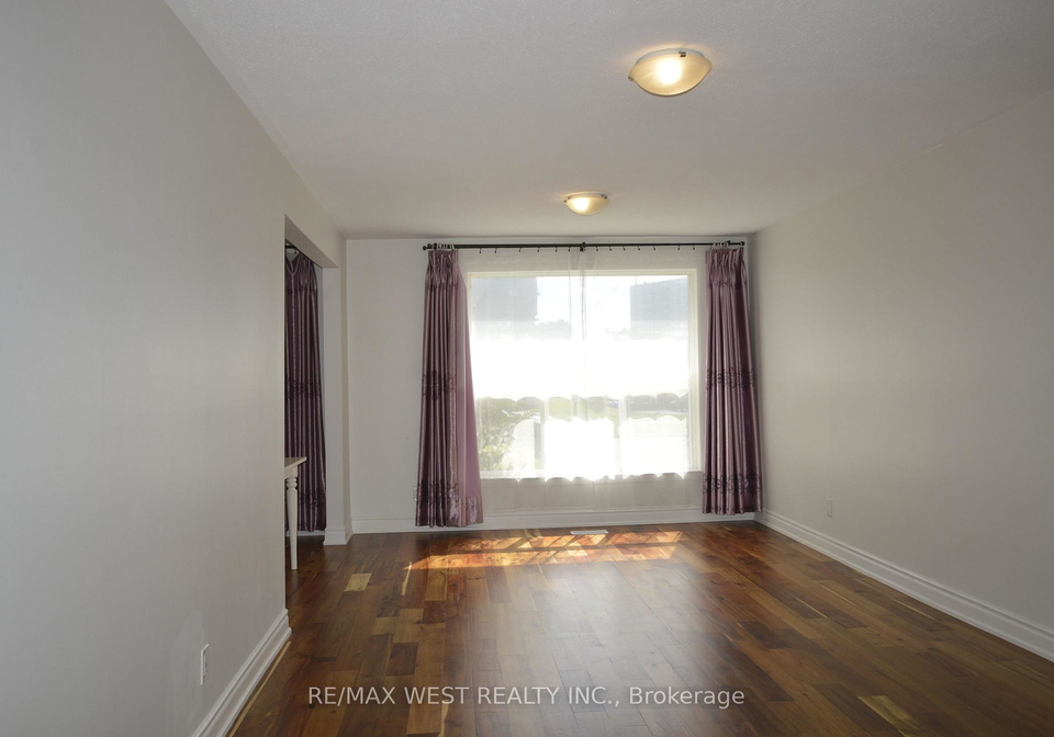 32-axsmith-crescent-toronto-north-york-ontario-c13807274