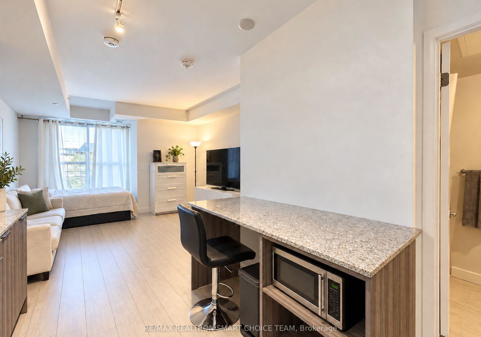 31-tippett-road-toronto-toronto-ontario-c13807298