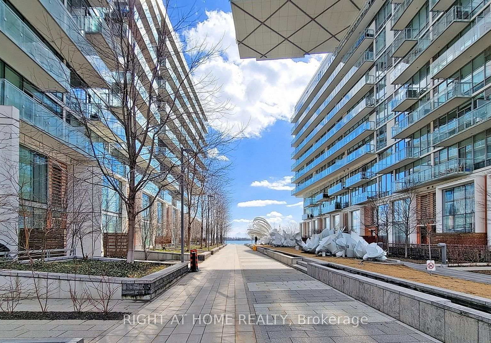 39-queens-quay-e-toronto-toronto-ontario-c13807470