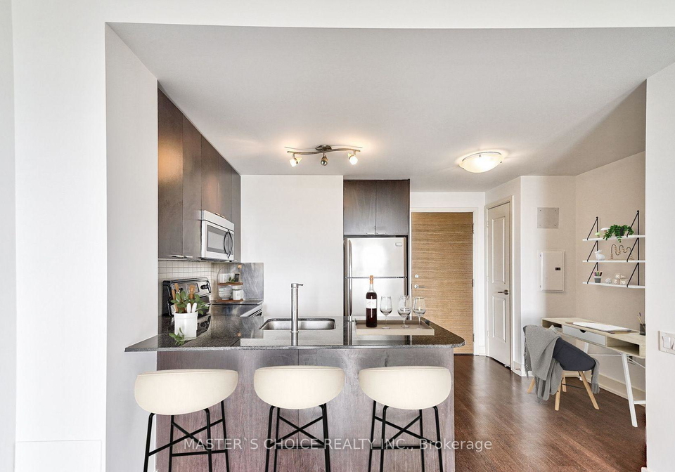 23-sheppard-avenue-e-toronto-north-york-ontario-c13807582