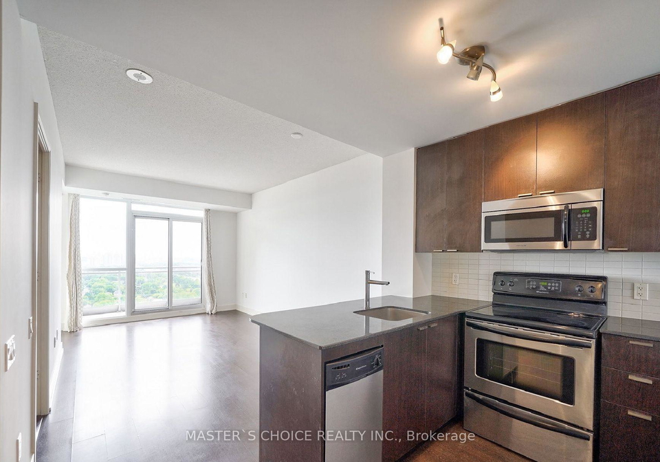 23-sheppard-avenue-e-toronto-north-york-ontario-c13807582