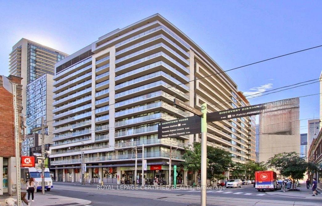 111-elizabeth-street-toronto-toronto-ontario-c13807620