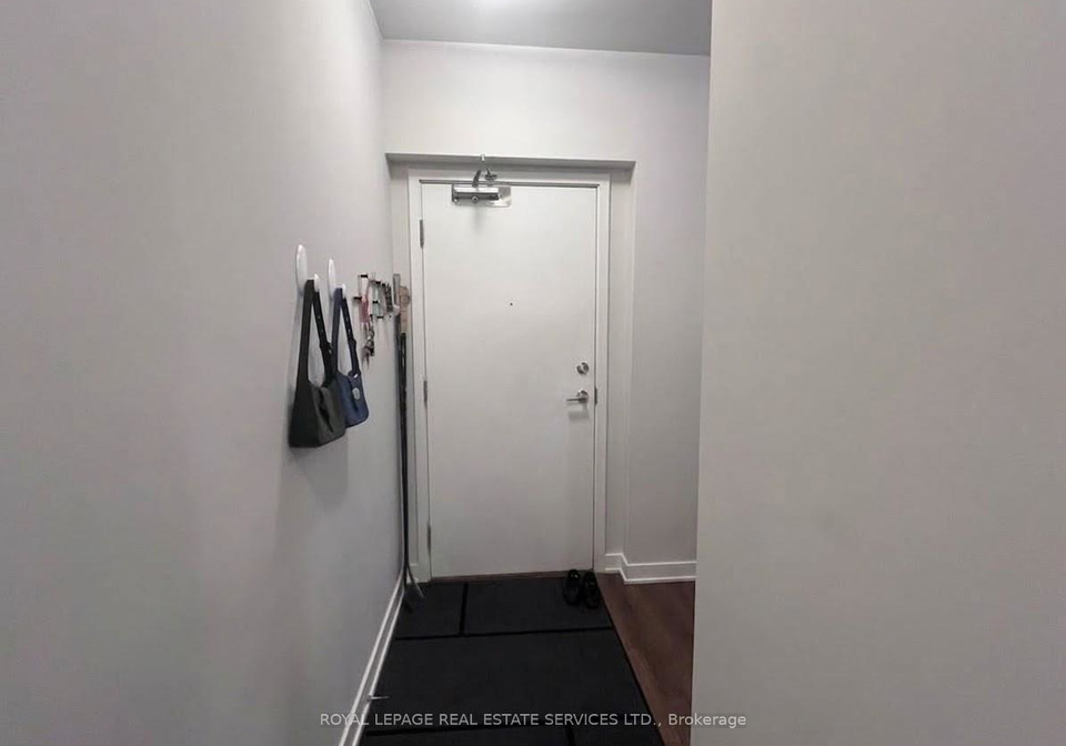 210-simcoe-street-toronto-toronto-ontario-c13807808