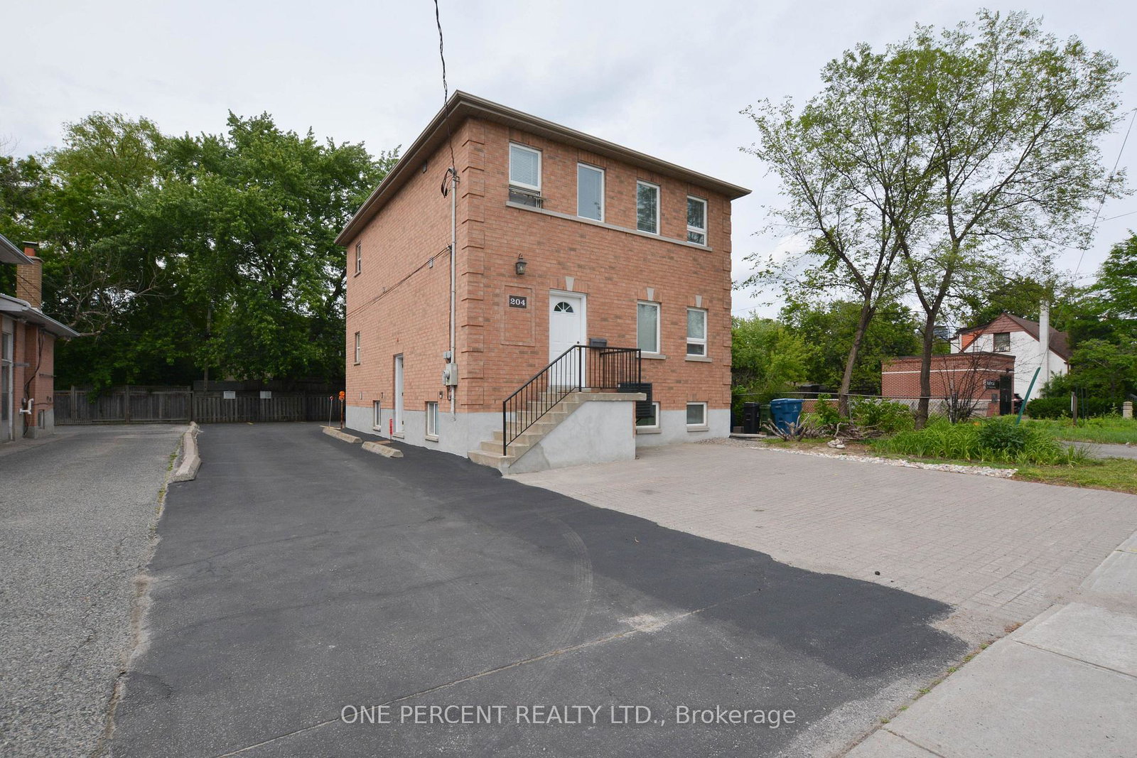 204-sheppard-avenue-w-toronto-toronto-ontario-c13808146