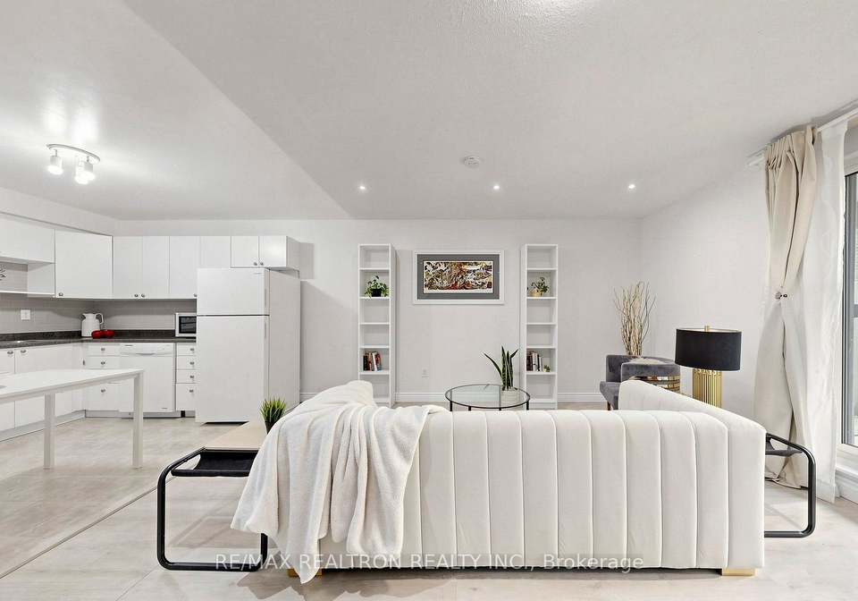 10-moonstone-byway-toronto-north-york-ontario-c13808204