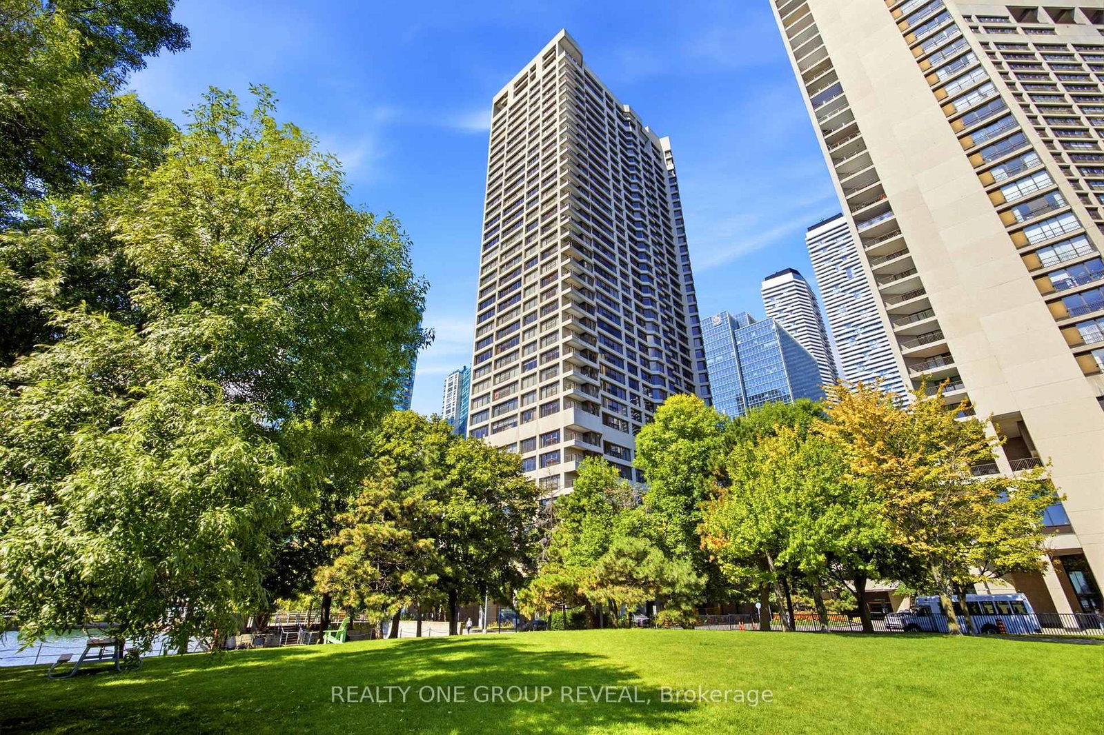 65-harbour-square-toronto-toronto-ontario-c13808354