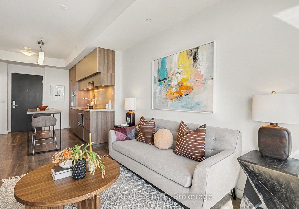 8-eglinton-avenue-e-toronto-toronto-ontario-c13808528