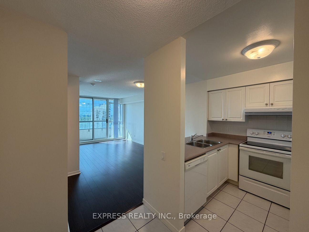 8-hillcrest-avenue-toronto-north-york-ontario-c13810010