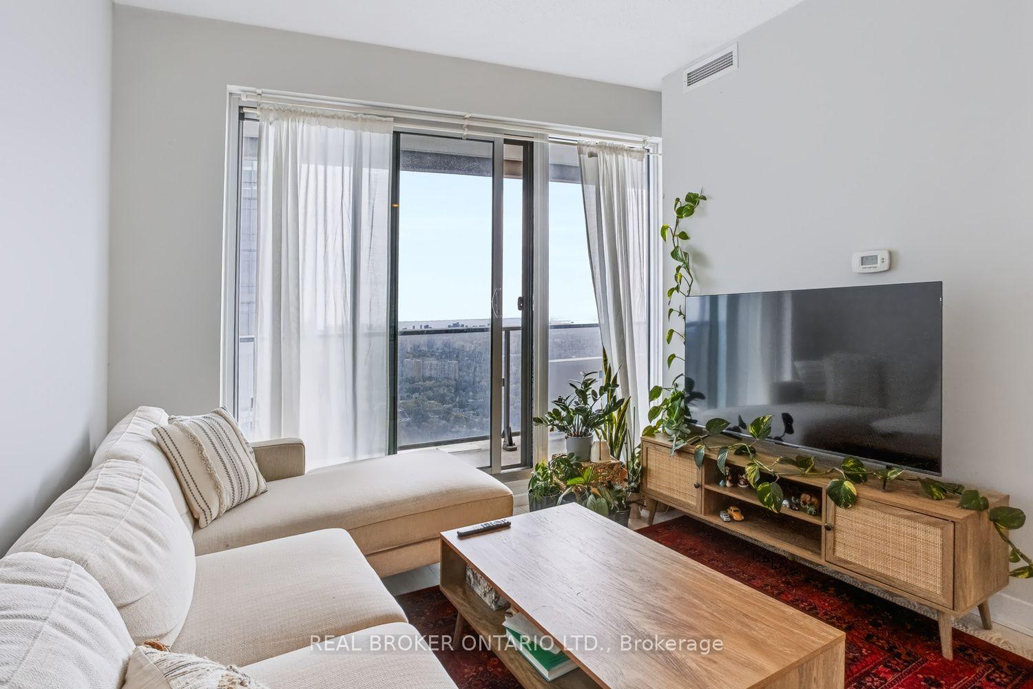 2221-yonge-street-toronto-toronto-ontario-c13810104