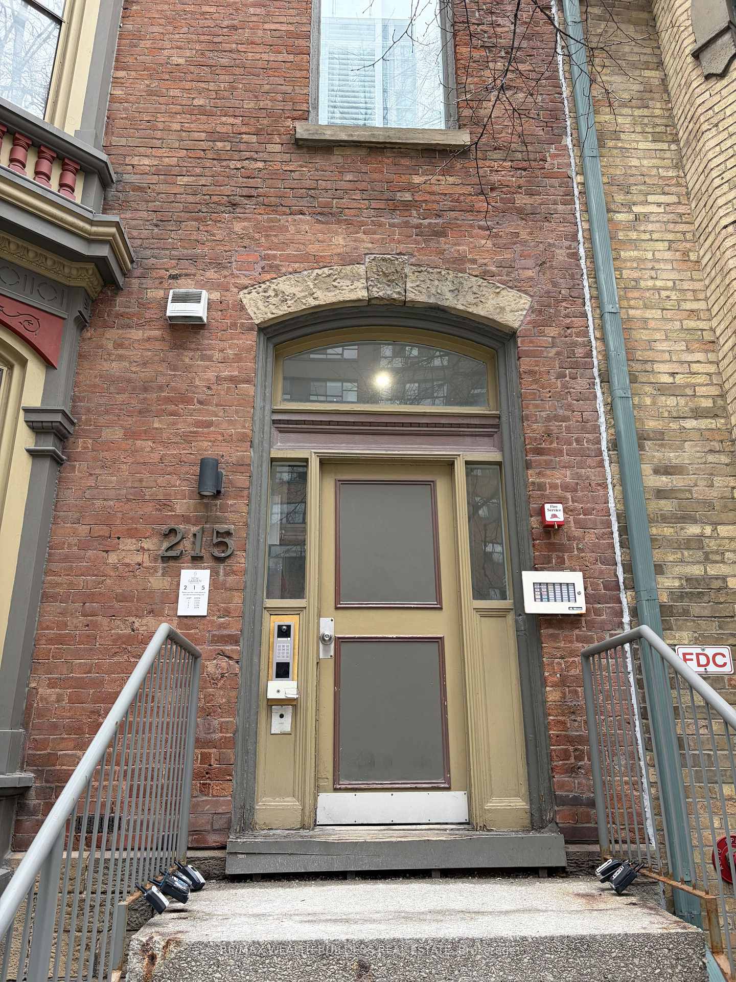 215-jarvis-street-toronto-toronto-ontario-c13810802