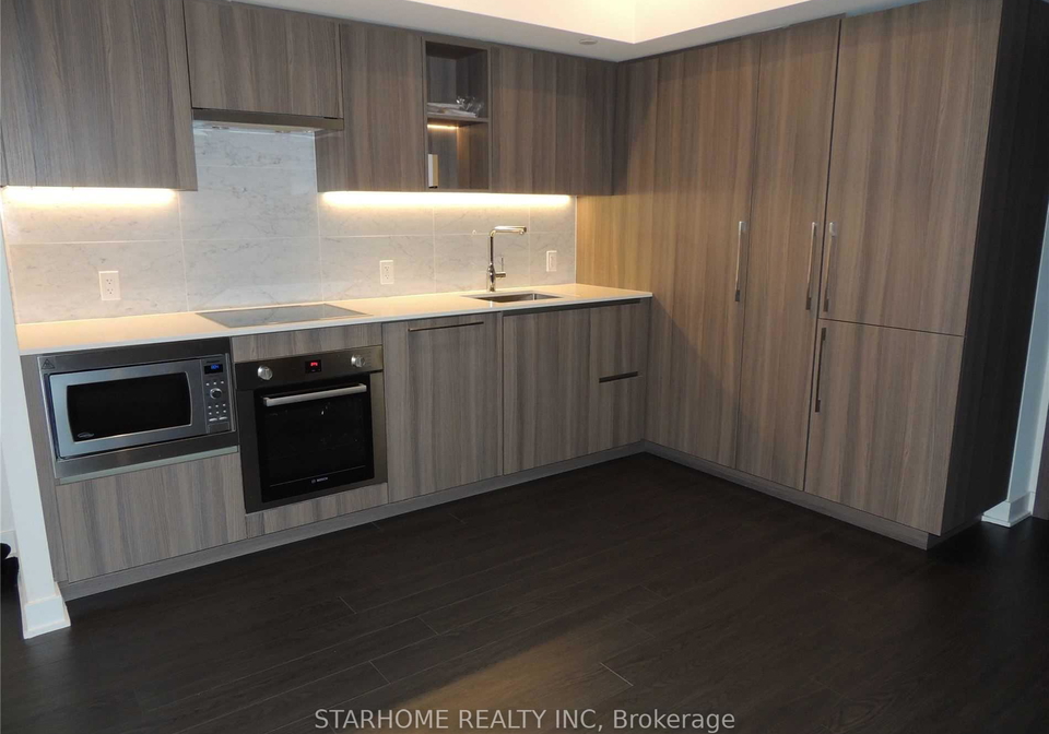 19-bathurst-street-toronto-toronto-ontario-c13811032