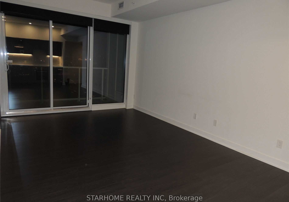 19-bathurst-street-toronto-toronto-ontario-c13811032