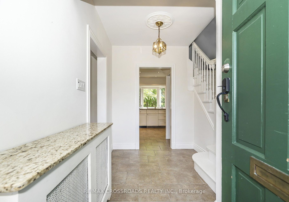 19-strathgowan-crescent-toronto-toronto-ontario-c13811232