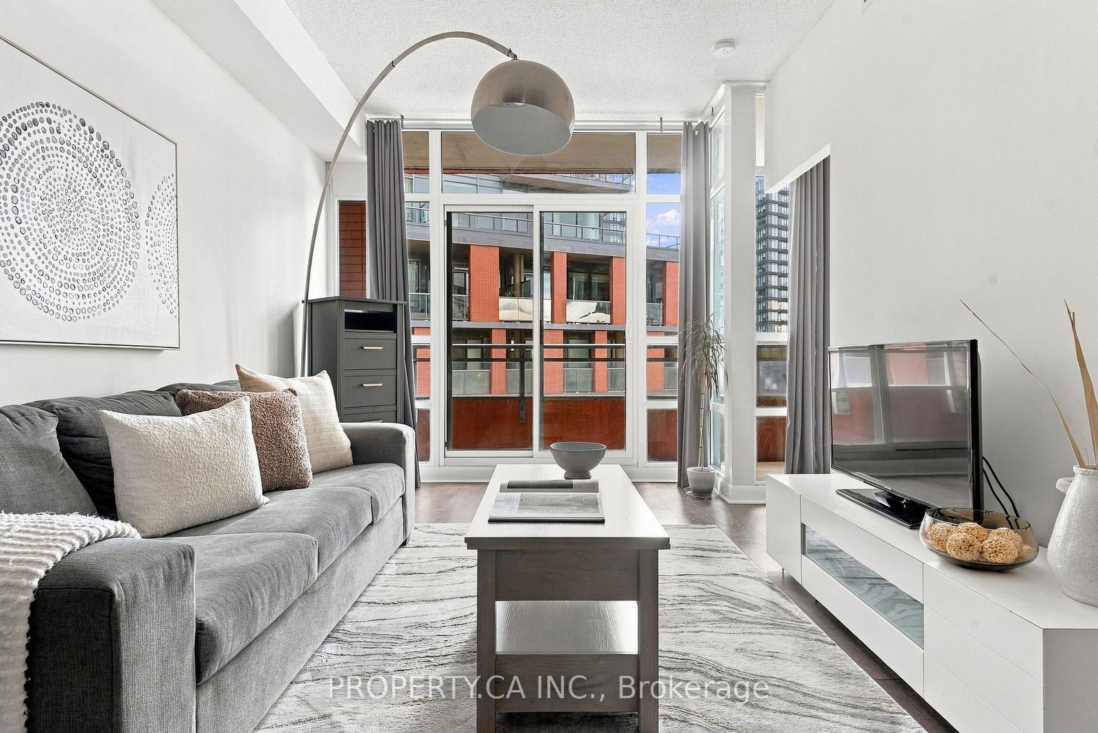 15-bruyeres-mews-toronto-toronto-ontario-c13811760