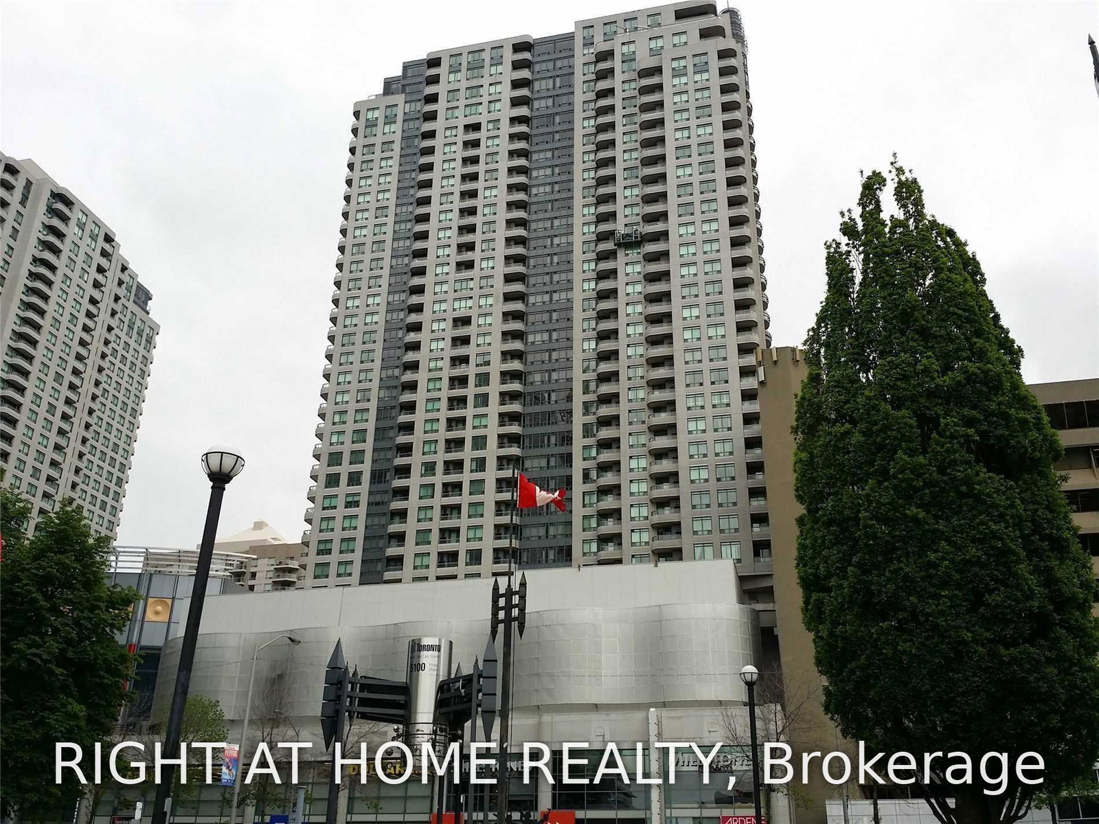 8-hillcrest-avenue-toronto-north-york-ontario-c13811852