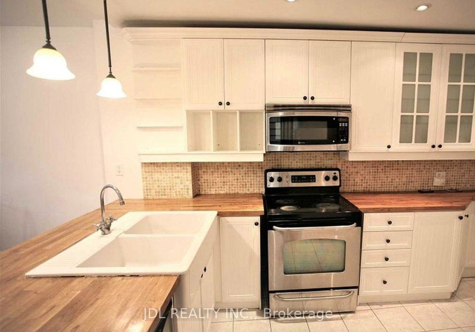298-robert-st-street-toronto-toronto-ontario-c13812326