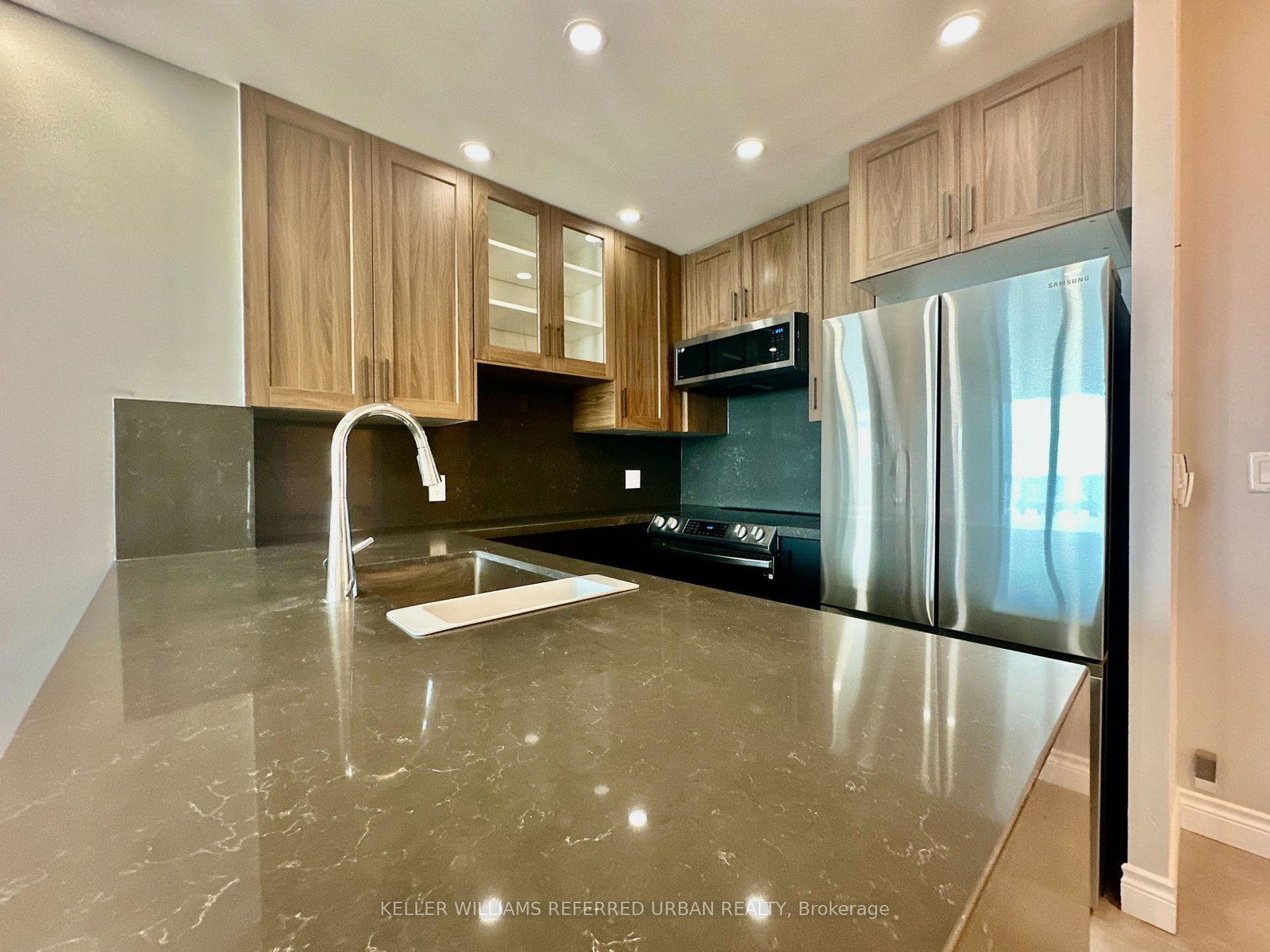 8-park-road-toronto-toronto-ontario-c13812536