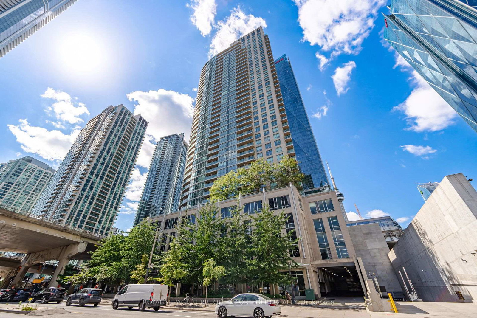 18-yonge-street-toronto-toronto-ontario-c13813016