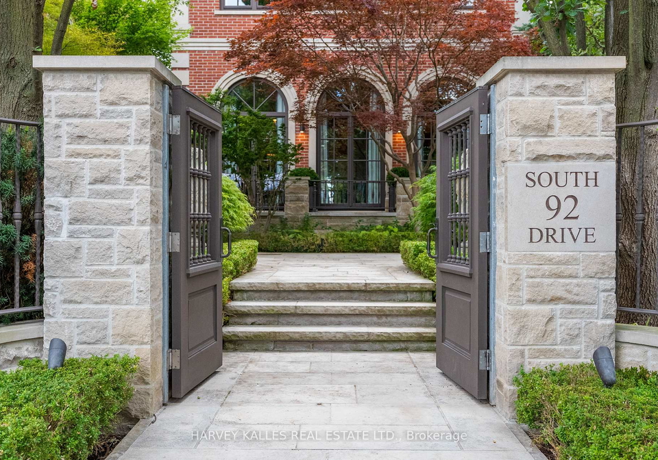 92-south-drive-toronto-toronto-ontario-c13813766