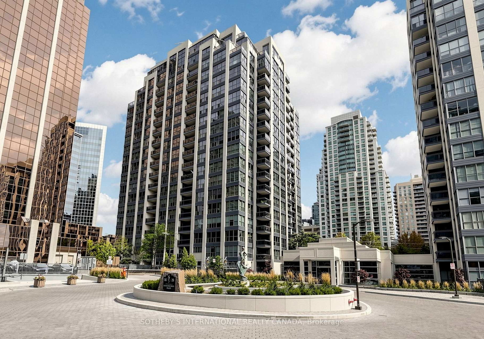 18-hollywood-avenue-toronto-north-york-ontario-c13814082
