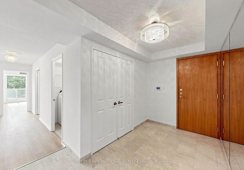 18-hollywood-avenue-toronto-north-york-ontario-c13814082