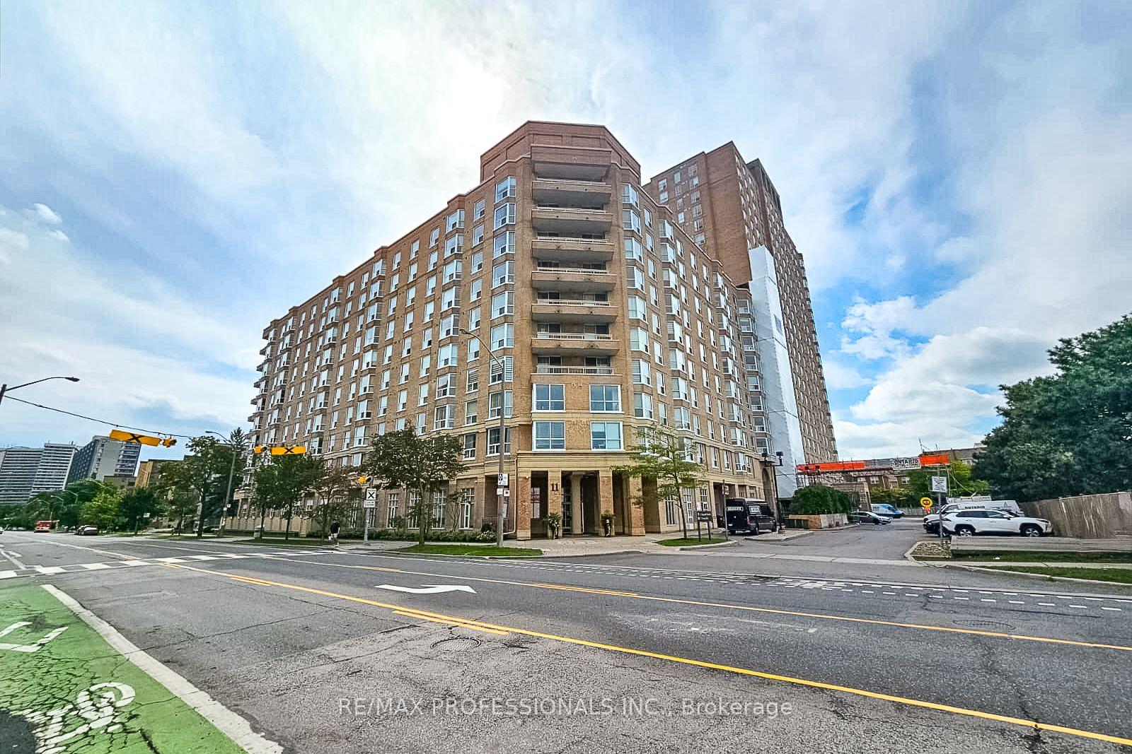 11-thorncliffe-pk-drive-toronto-east-york-ontario-c13814530
