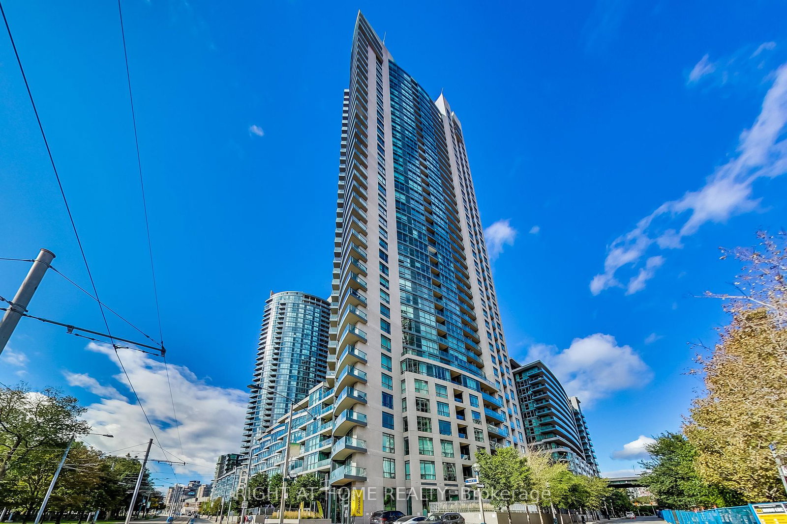 215-fort-york-boulevard-toronto-toronto-ontario-c13814938