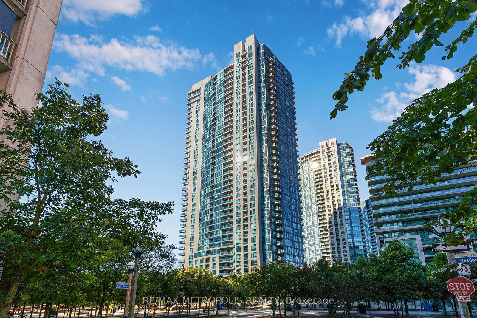 215-fort-york-boulevard-toronto-toronto-ontario-c13815120