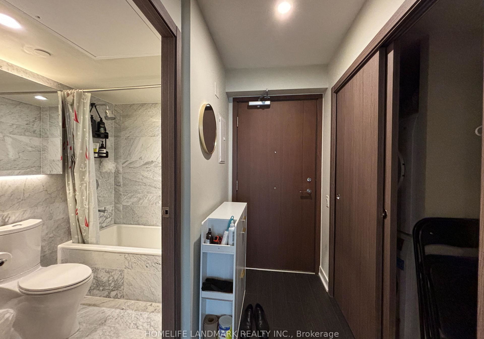 19-bathurst-street-toronto-toronto-ontario-c13815382