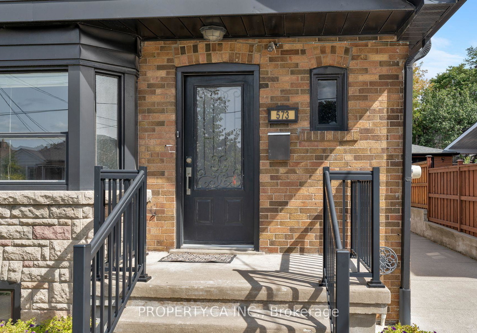 573-northcliffe-boulevard-toronto-toronto-ontario-c13816112