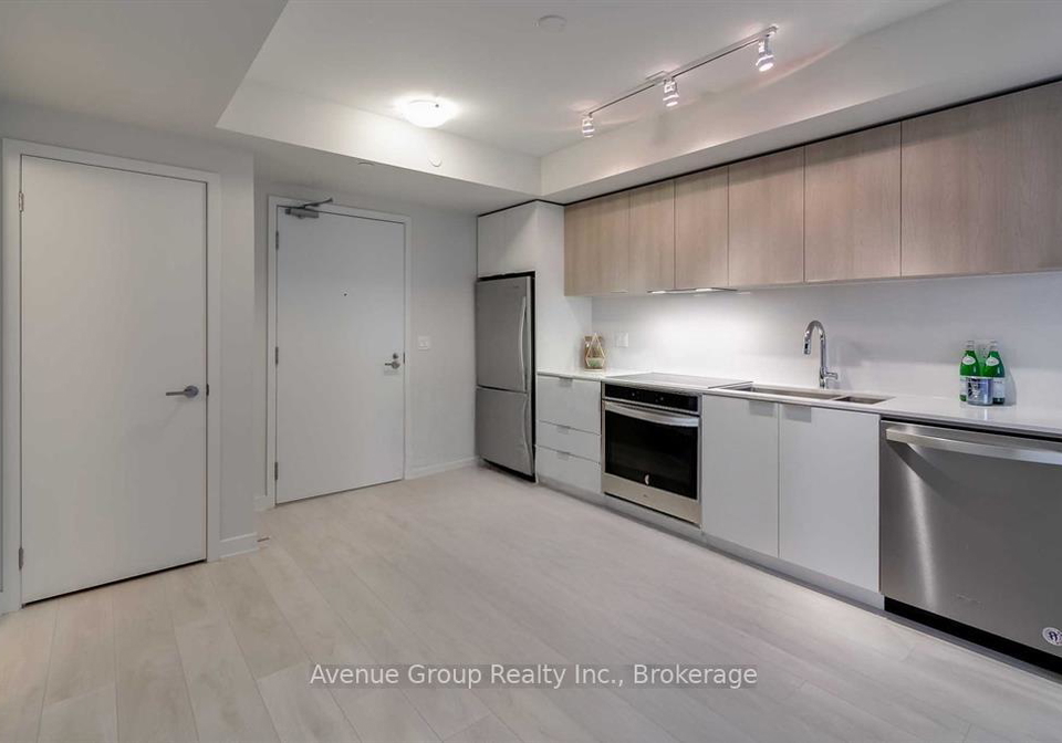 6-sonic-way-toronto-east-york-ontario-c13816774