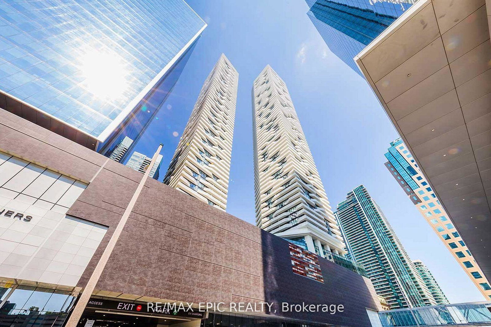 100-harbour-street-toronto-toronto-ontario-c13819488