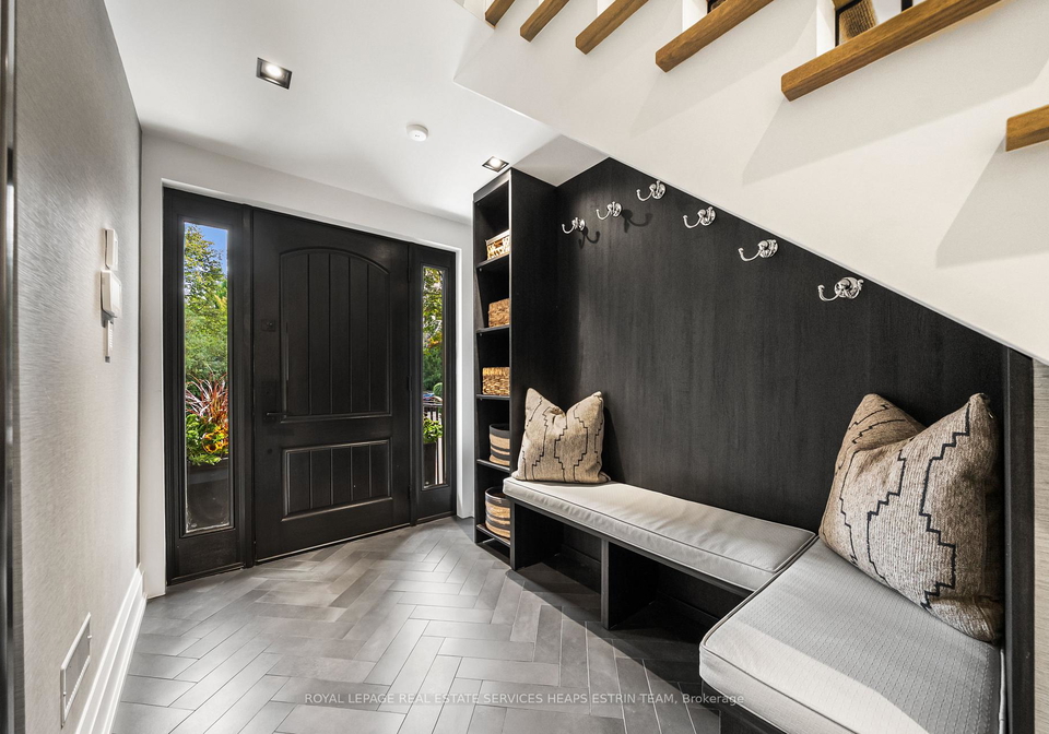 12-millbank-avenue-toronto-toronto-ontario-c13821014