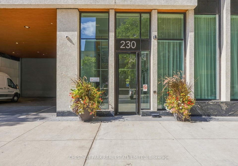 230-simcoe-street-toronto-toronto-ontario-c13822090