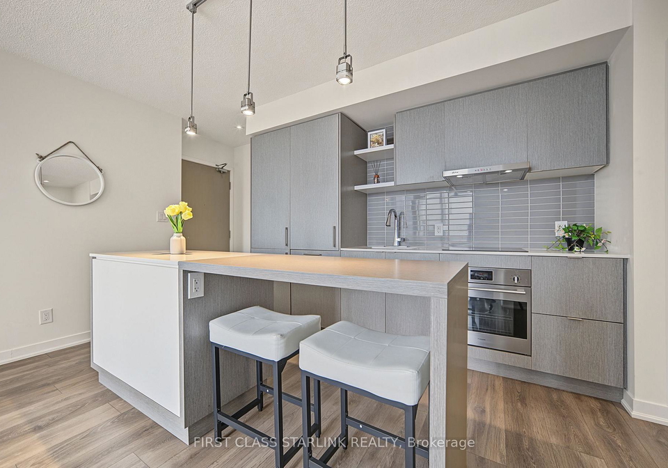 100-harbour-street-toronto-toronto-ontario-c13823432