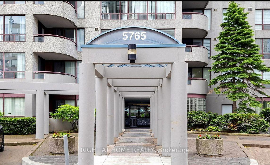 5765-yonge-street-n-toronto-north-york-ontario-c13824132