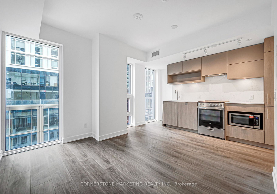 100-queen-street-e-toronto-toronto-ontario-c13824198