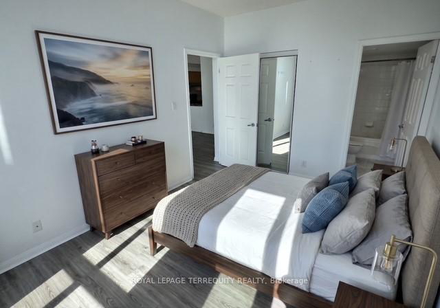 230-queens-quay-w-toronto-toronto-ontario-c13824816