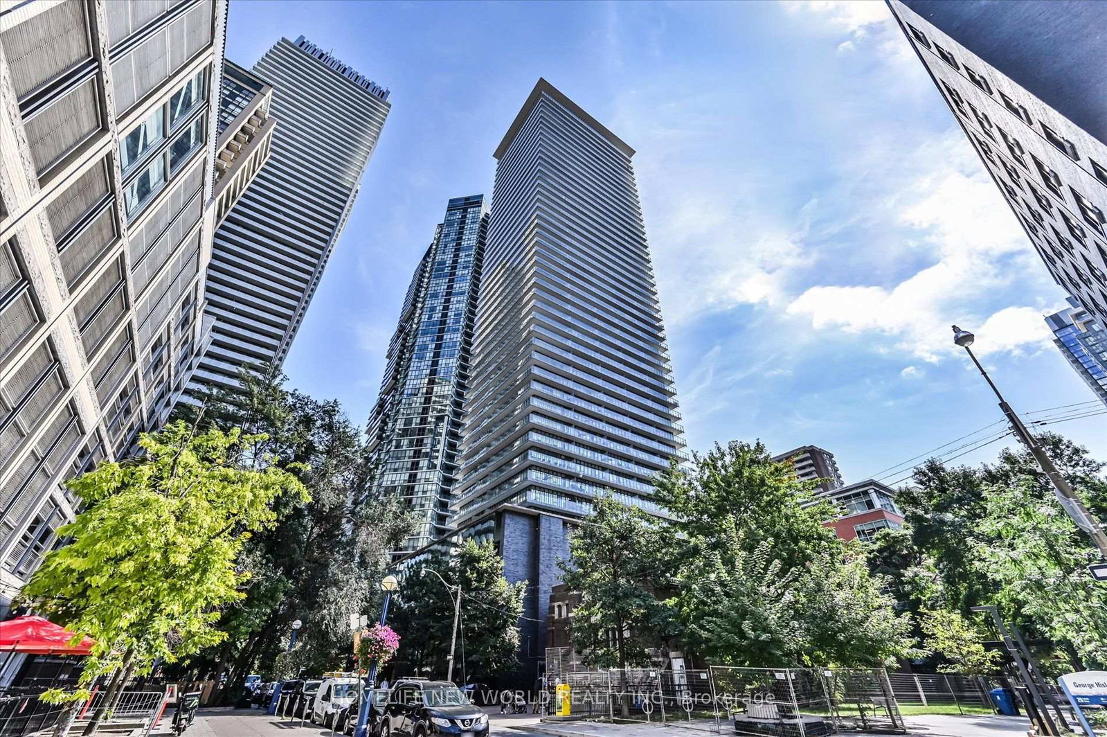 33-charles-street-e-toronto-toronto-ontario-c13825534