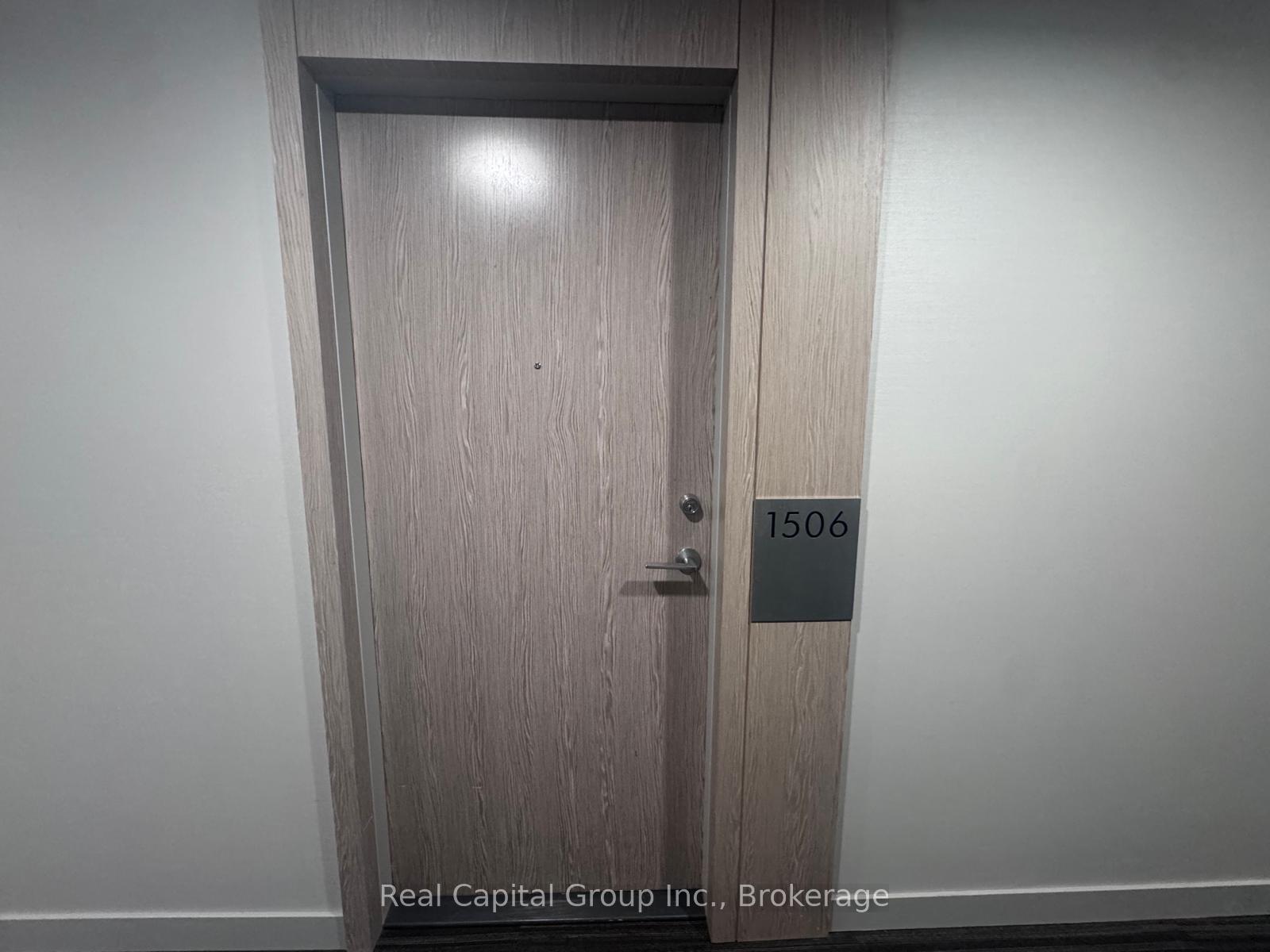 215-queen-street-w-toronto-toronto-ontario-c13826220