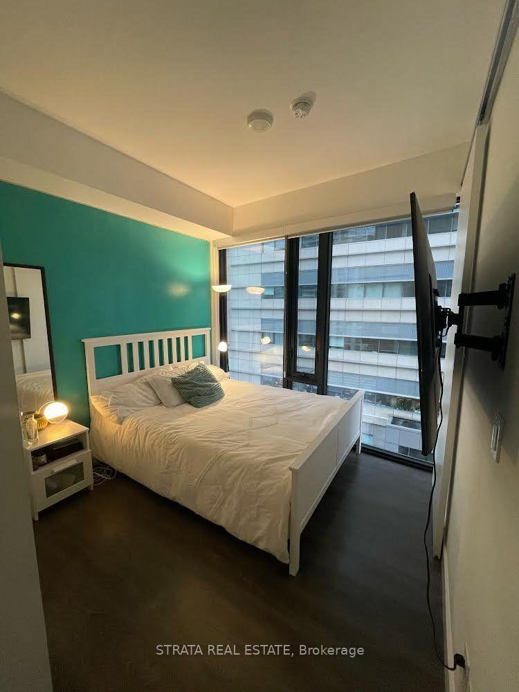 215-queen-street-w-toronto-toronto-ontario-c13826682