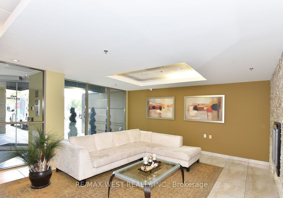 920-sheppard-avenue-e-toronto-toronto-ontario-c13828244