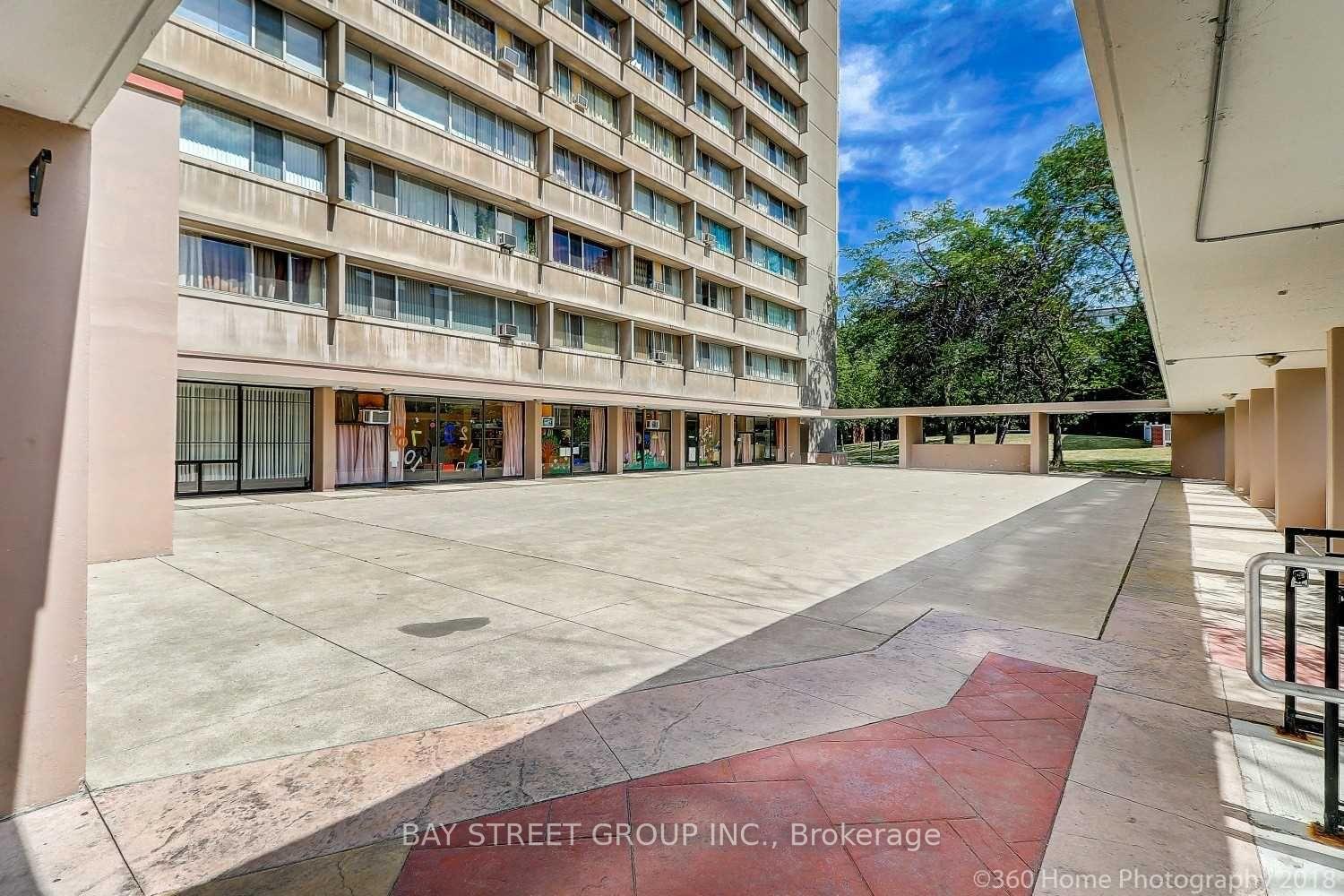 100-leeward-glenway-toronto-east-york-ontario-c13828430