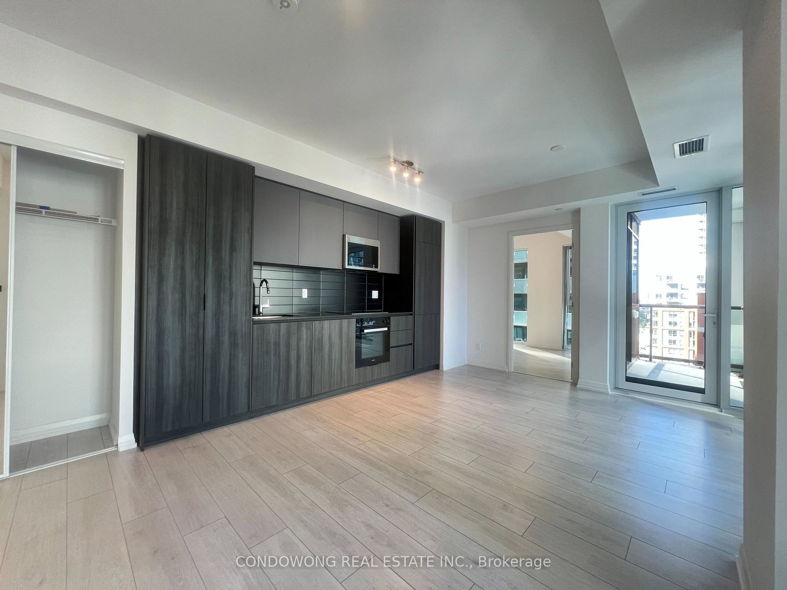 400-king-street-w-toronto-toronto-ontario-c13829374