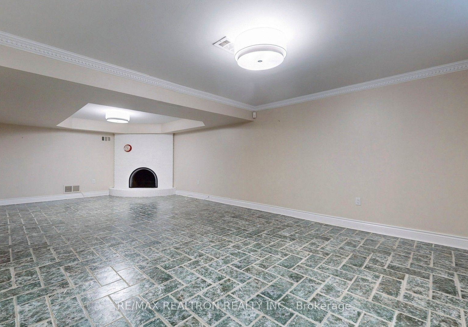 31-whitelock-crescent-toronto-north-york-ontario-c13829510