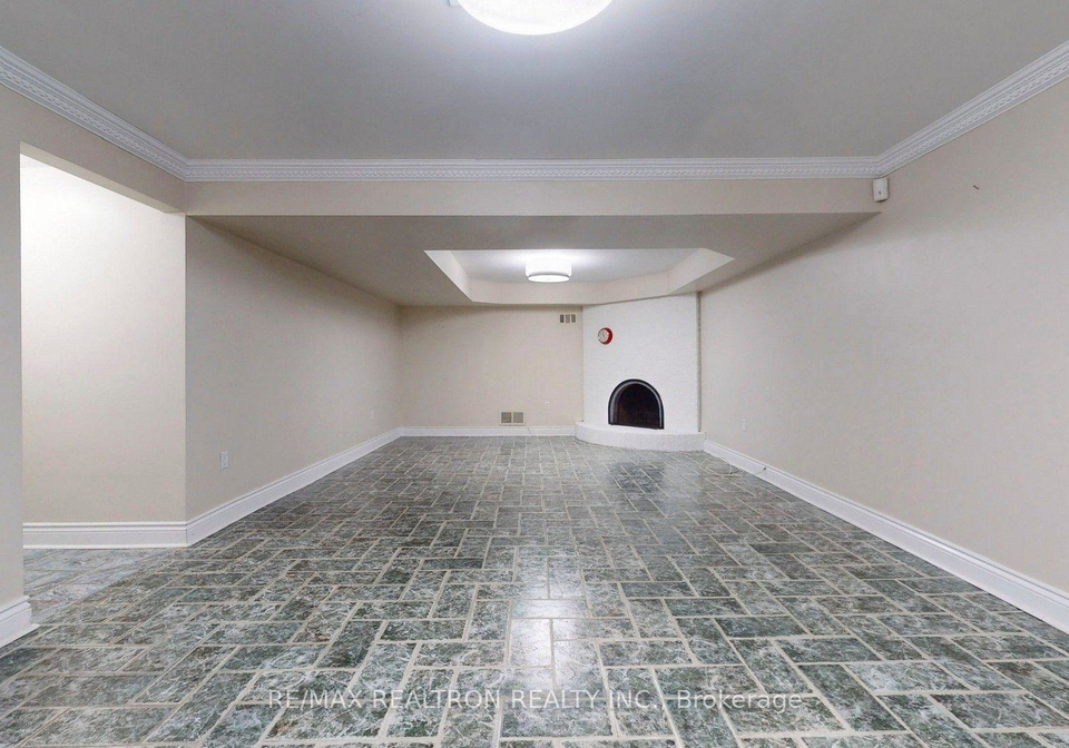 31-whitelock-crescent-toronto-north-york-ontario-c13829510