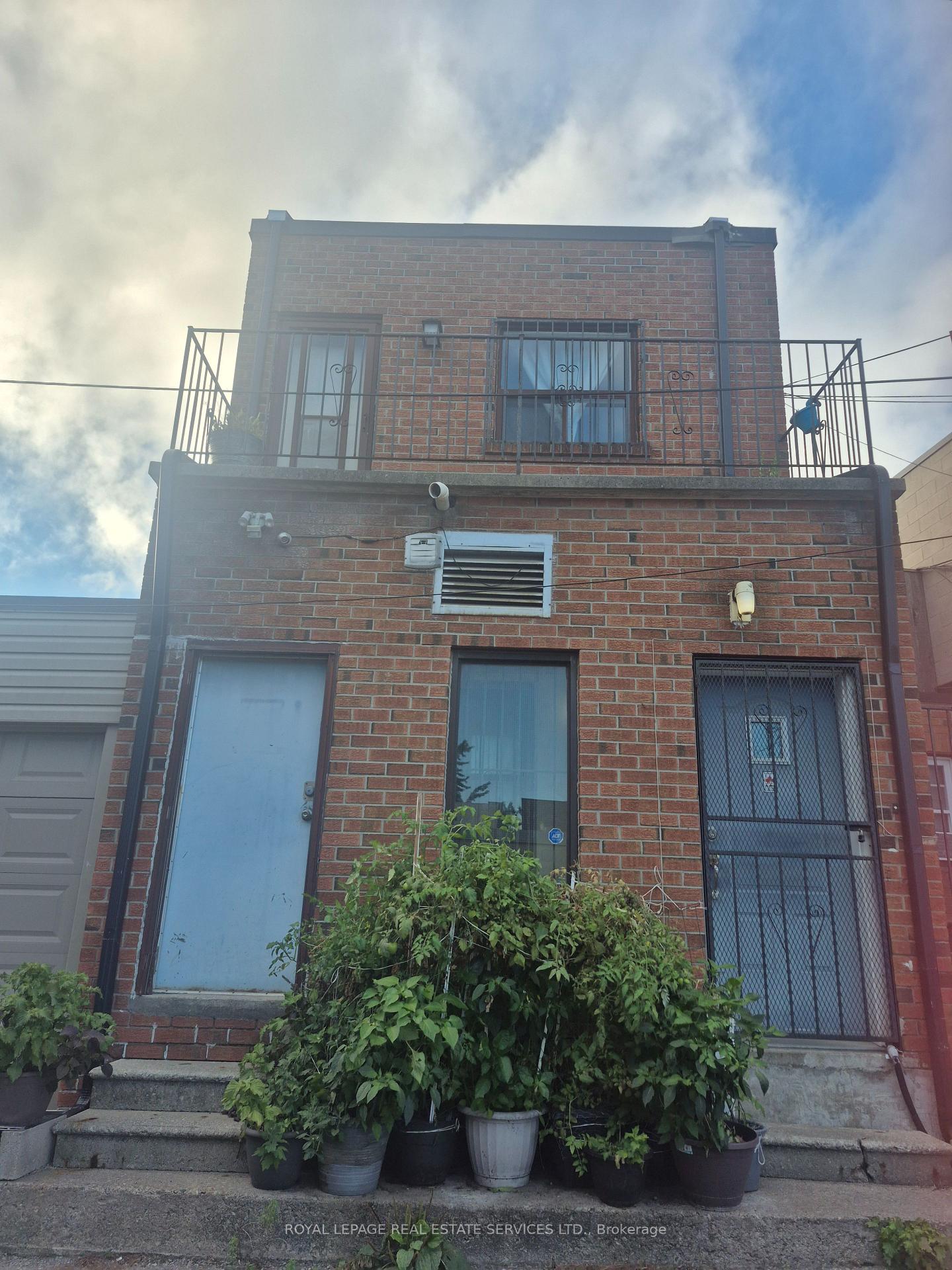 1584-dundas-street-w-toronto-toronto-ontario-c13830308