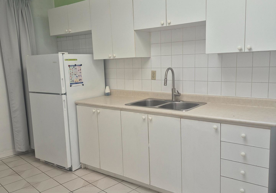 1584-dundas-street-w-toronto-toronto-ontario-c13830308
