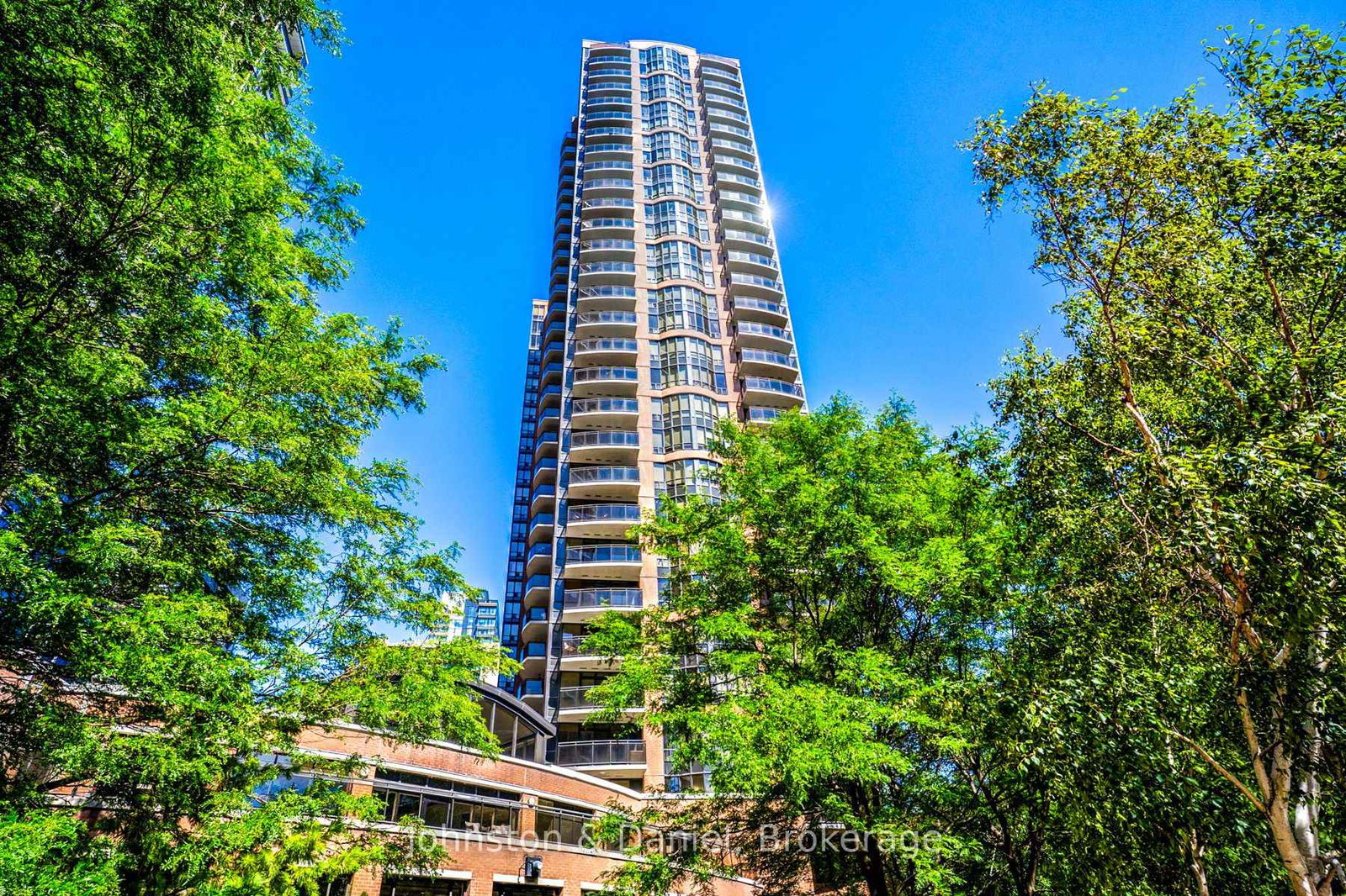 33-sheppard-avenue-e-toronto-north-york-ontario-c13830976